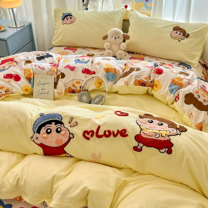 91家纺网 家纺一手货源 找家纺 罗亿家纺 2025新款110g高克重云朵棉直播热款毛巾绣四件套(场景二）提供买家秀 小新的爱情