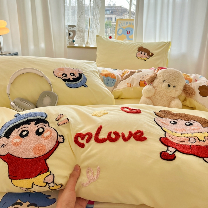 91家纺网 家纺一手货源 找家纺 罗亿家纺 2025新款110g高克重云朵棉直播热款毛巾绣四件套(场景二）提供买家秀 小新的爱情