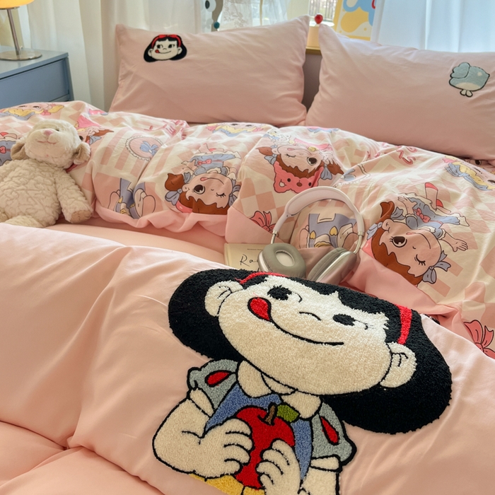 91家纺网 家纺一手货源 找家纺 罗亿家纺 2025新款110g高克重云朵棉直播热款毛巾绣四件套(场景二）提供买家秀 不二家公主