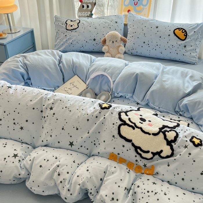 91家纺网 家纺一手货源 找家纺 罗亿家纺 2025新款110g高克重云朵棉直播热款毛巾绣四件套(场景二）提供买家秀 星空线条狗