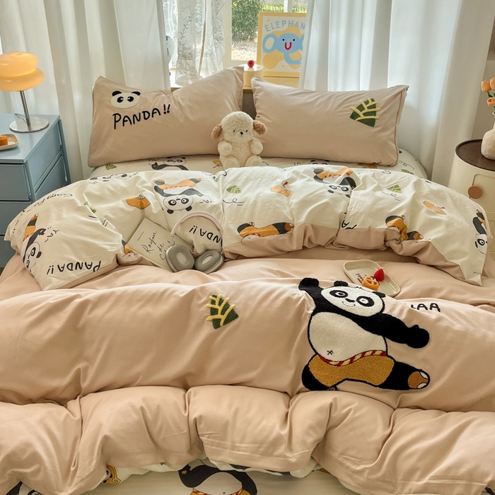 91家纺网 家纺一手货源 找家纺 罗亿家纺 2025新款110g高克重云朵棉直播热款毛巾绣四件套(场景二）提供买家秀 熊猫会功夫