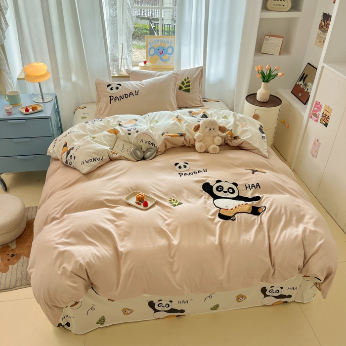 91家纺网 家纺一手货源 找家纺 罗亿家纺 2025新款110g高克重云朵棉直播热款毛巾绣四件套(场景二）提供买家秀 熊猫会功夫