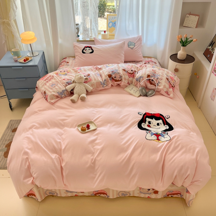 91家纺网 家纺一手货源 找家纺 罗亿家纺 2025新款110g高克重云朵棉直播热款毛巾绣四件套(场景二）提供买家秀 不二家公主