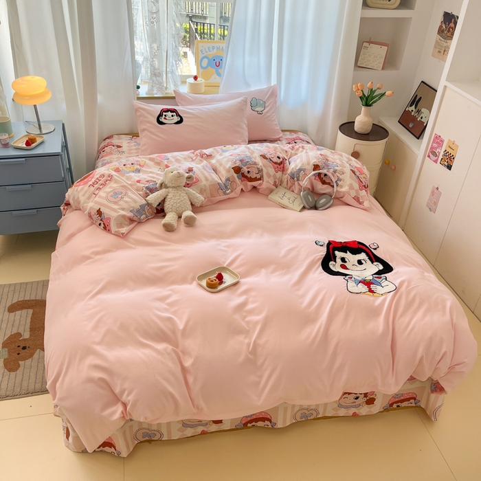 91家纺网 家纺一手货源 找家纺 罗亿家纺 2025新款110g高克重云朵棉直播热款毛巾绣四件套(场景二）提供买家秀 不二家公主