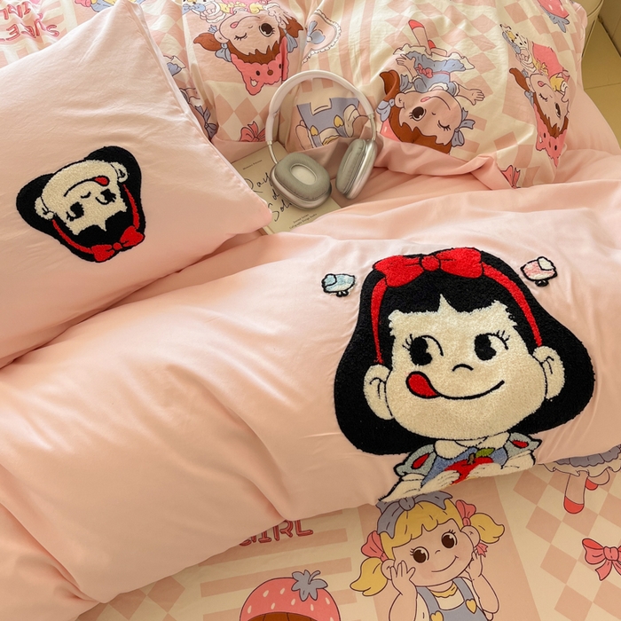 91家纺网 家纺一手货源 找家纺 罗亿家纺 2025新款110g高克重云朵棉直播热款毛巾绣四件套(场景二）提供买家秀 不二家公主