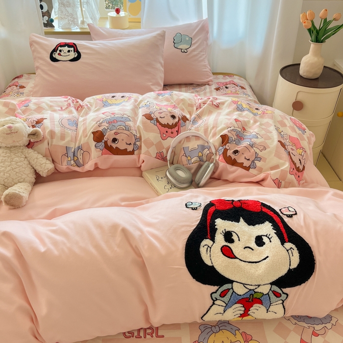 91家纺网 家纺一手货源 找家纺 罗亿家纺 2025新款110g高克重云朵棉直播热款毛巾绣四件套(场景二）提供买家秀 不二家公主