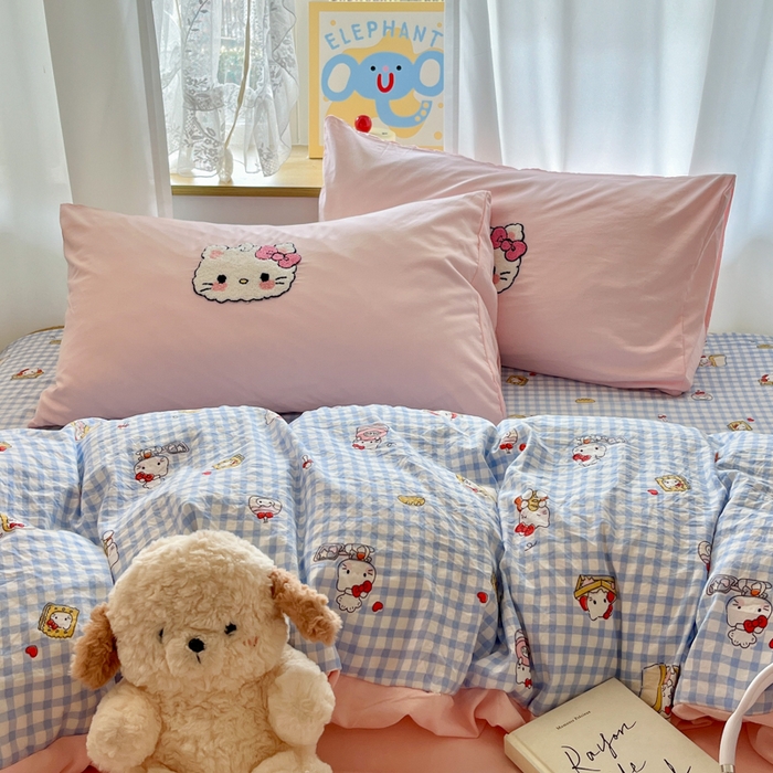 91家纺网 家纺一手货源 找家纺 罗亿家纺 2025新款110g高克重云朵棉直播热款毛巾绣四件套(场景二）提供买家秀 可爱小猫-粉