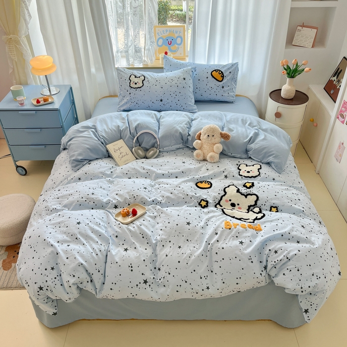 91家纺网 家纺一手货源 找家纺 罗亿家纺 2025新款110g高克重云朵棉直播热款毛巾绣四件套(场景二）提供买家秀 星空线条狗