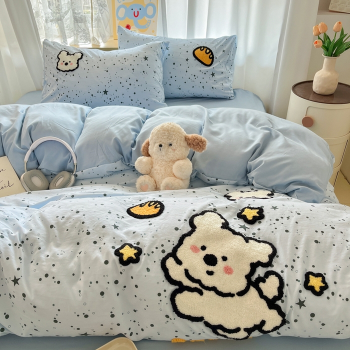 91家纺网 家纺一手货源 找家纺 罗亿家纺 2025新款110g高克重云朵棉直播热款毛巾绣四件套(场景二）提供买家秀 星空线条狗