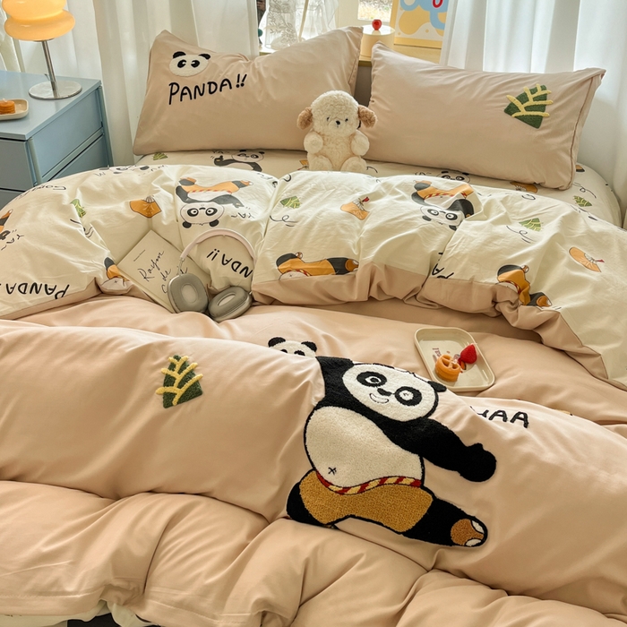 91家纺网 家纺一手货源 找家纺 罗亿家纺 2025新款110g高克重云朵棉直播热款毛巾绣四件套(场景二）提供买家秀 熊猫会功夫