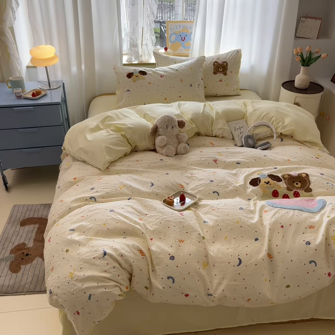 91家纺网 家纺一手货源 找家纺 （总）罗亿家纺 2025新款110g高克重云朵棉直播热款毛巾绣四件套(场景二）提供买家秀