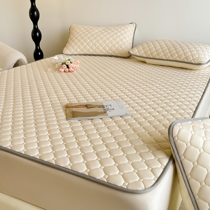 91家纺网 家纺一手货源 找家纺 2025新款加厚乳胶床笠款经典纯色夏被套件 方格-米杏