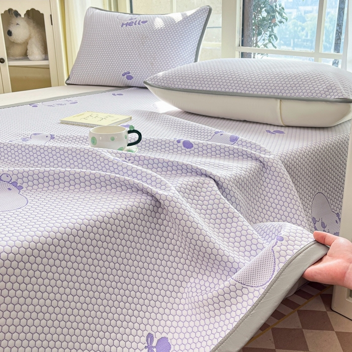 91家纺网 家纺一手货源 找家纺 卡伦2025新款冰丝豆豆凉席床席系列 卡皮巴拉-紫