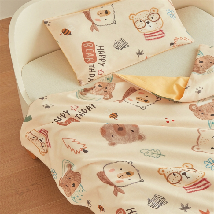 91家纺网 家纺一手货源 找家纺 艾佳宝贝 2025A类儿童全棉多功能单被套可拆式夏被四季被子 憨憨萌熊