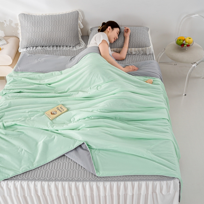 91家纺网 家纺一手货源 找家纺 2025新款直播新款凉感丝超柔印花夏凉被 薄荷绿