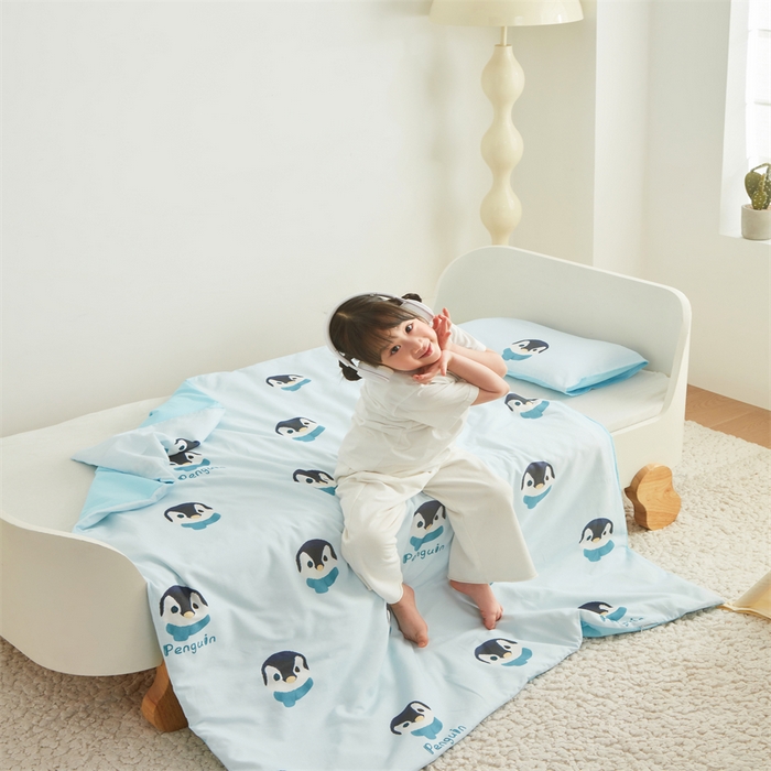 91家纺网 家纺一手货源 找家纺 艾佳宝贝 2025A类儿童全棉多功能单被套可拆式夏被四季被子 乖萌小企鹅