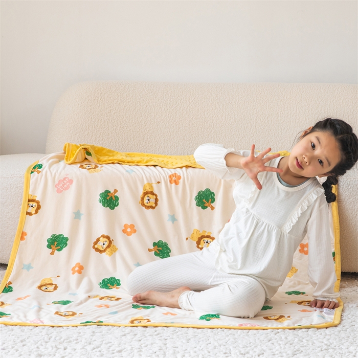 91家纺网 家纺一手货源 找家纺 艾佳宝贝 2025新款A类针织豆豆儿童多功能宿舍午睡安抚盖毯 lucky 萌狮-盖毯