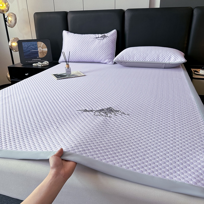 91家纺网 家纺一手货源 找家纺 澳梵家居 2025新款PE中分子A类凉感豆豆刺绣软凉席 冰川-紫