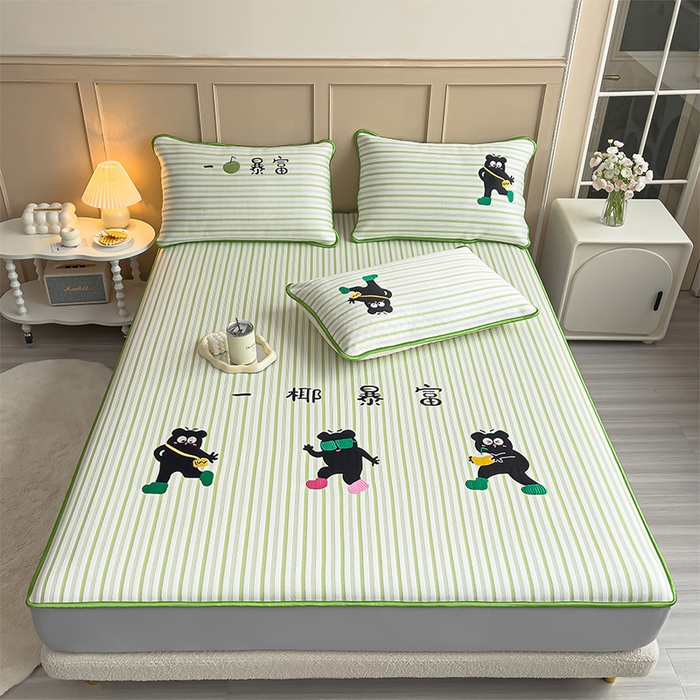 91家纺网 家纺一手货源 找家纺 炫拼  2025新款A类凉豆豆提花条纹卡通刺绣床笠席三件套 暴富熊