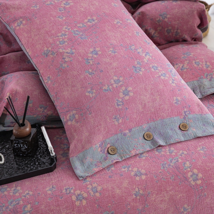 91家纺网 家纺一手货源 找家纺 2025新款全棉色织双层纱纽扣款四件套 织梦-粉