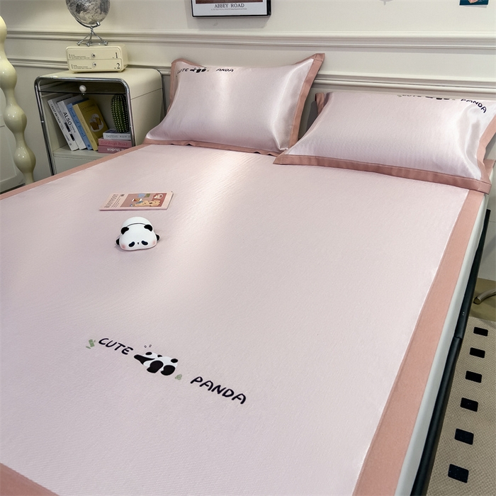 91家纺网 家纺一手货源 找家纺 星座家纺 2025新款600D熊猫烫画冰丝凉席三件套 清凉粉