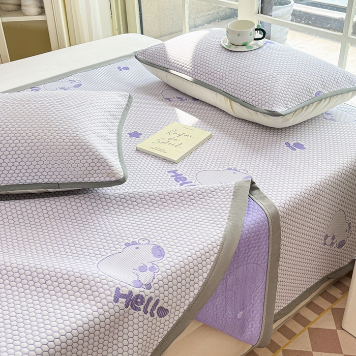 91家纺网 家纺一手货源 找家纺 卡伦2025新款冰丝豆豆凉席床席系列 卡皮巴拉-紫