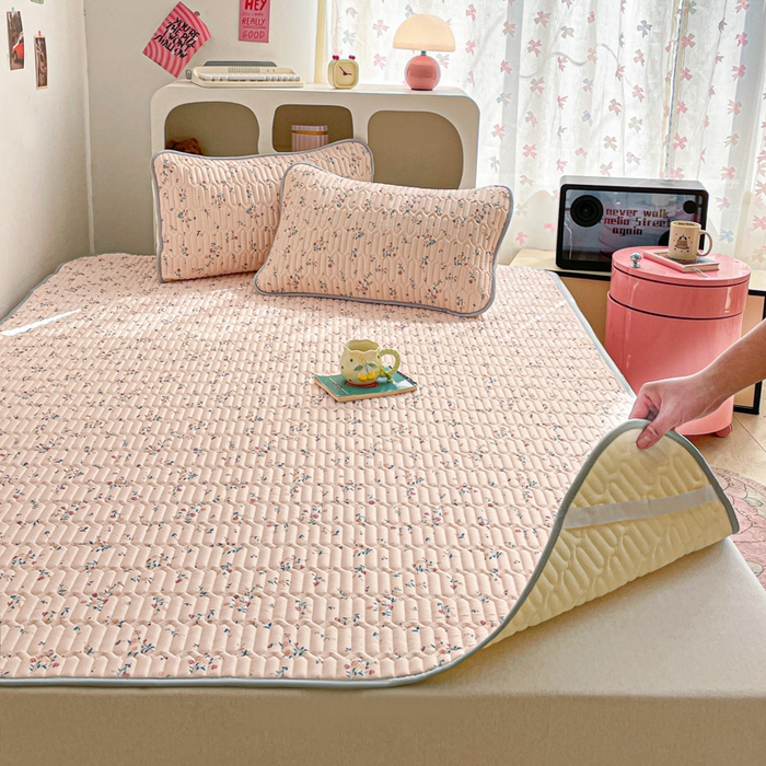 91家纺网 家纺一手货源 找家纺 贝扬思家纺 2025新款亲肤舒适可爱乳胶凉席席子系列 旧巷