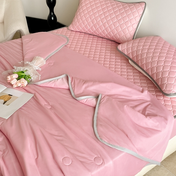 91家纺网 家纺一手货源 找家纺 2025新款加厚乳胶床笠款经典纯色夏被套件 方格-豆粉