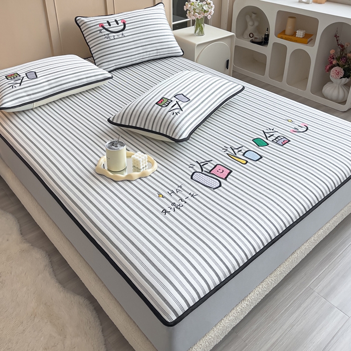 91家纺网 家纺一手货源 找家纺 炫拼  2025新款A类凉豆豆提花条纹卡通刺绣床笠席三件套 又混了一天