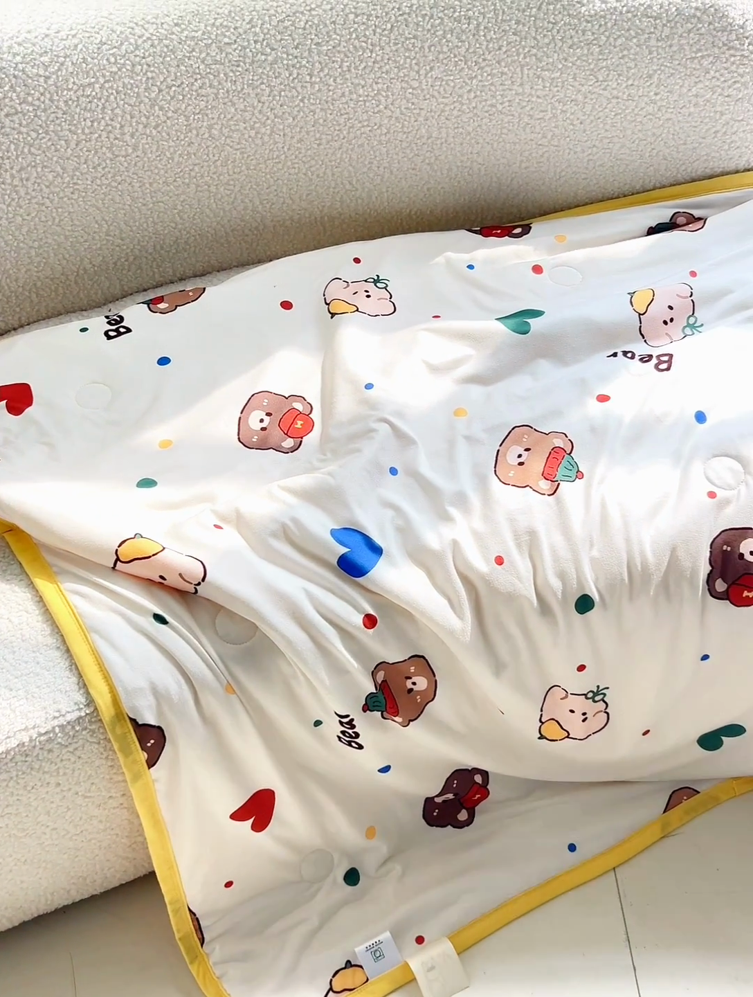 91家纺网 家纺一手货源 找家纺 （总）艾佳宝贝 2025新款A类豆豆针织儿童多功能盖毯安抚夏被-实拍