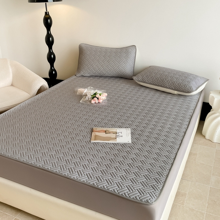 91家纺网 家纺一手货源 找家纺 2025新款加厚乳胶床笠款经典纯色夏被套件 饼干花-深灰