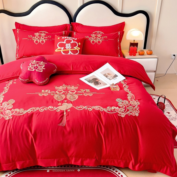 91家纺网 家纺一手货源 找家纺 2025新款100支150克双面长绒棉婚庆绣花四件套 吾家有喜