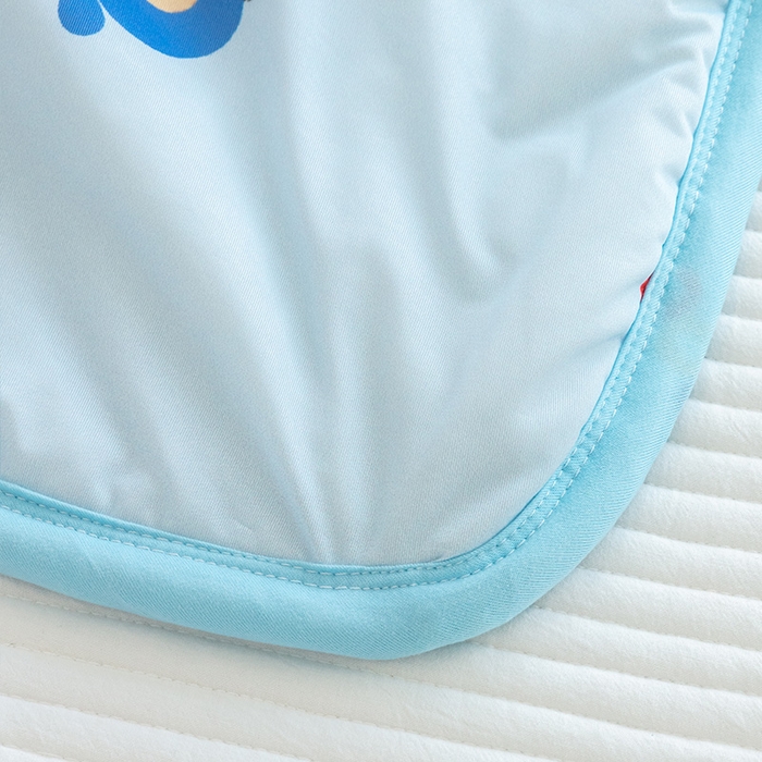 91家纺网 家纺一手货源 找家纺 艾佳宝贝 2025春夏新款A类凉感丝儿童糖果抗菌夏被 飞行小车