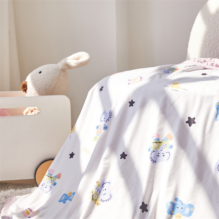 91家纺网 家纺一手货源 找家纺 艾佳宝贝 2025新款A类针织豆豆儿童多功能宿舍午睡安抚盖毯 长鼻子大象-盖毯