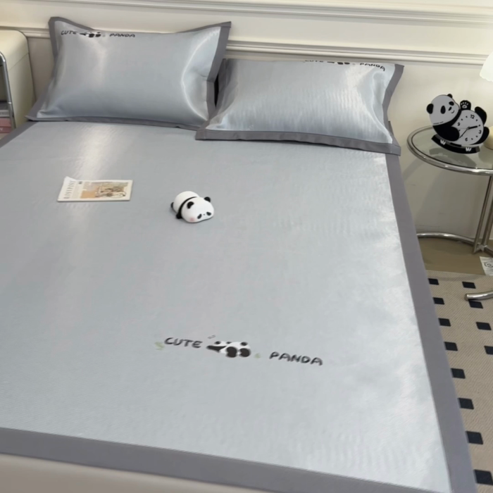 91家纺网 家纺一手货源 找家纺 星座家纺 2025新款600D熊猫烫画冰丝凉席三件套 清凉深灰