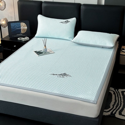 91家纺网 家纺一手货源 找家纺 澳梵家居 2025新款PE中分子A类凉感豆豆刺绣软凉席 冰川-水绿