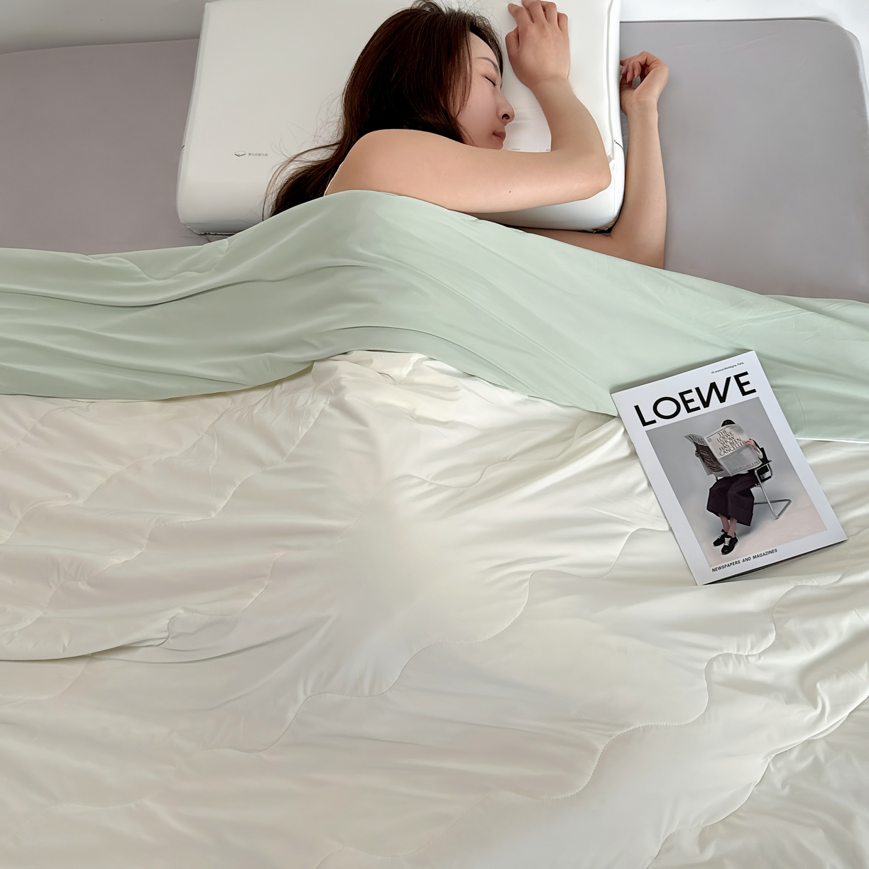 91家纺网 家纺一手货源 找家纺 兜米 2025夏季玻尿酸凉感冰皮被夏凉被空调被 米黄拼海青