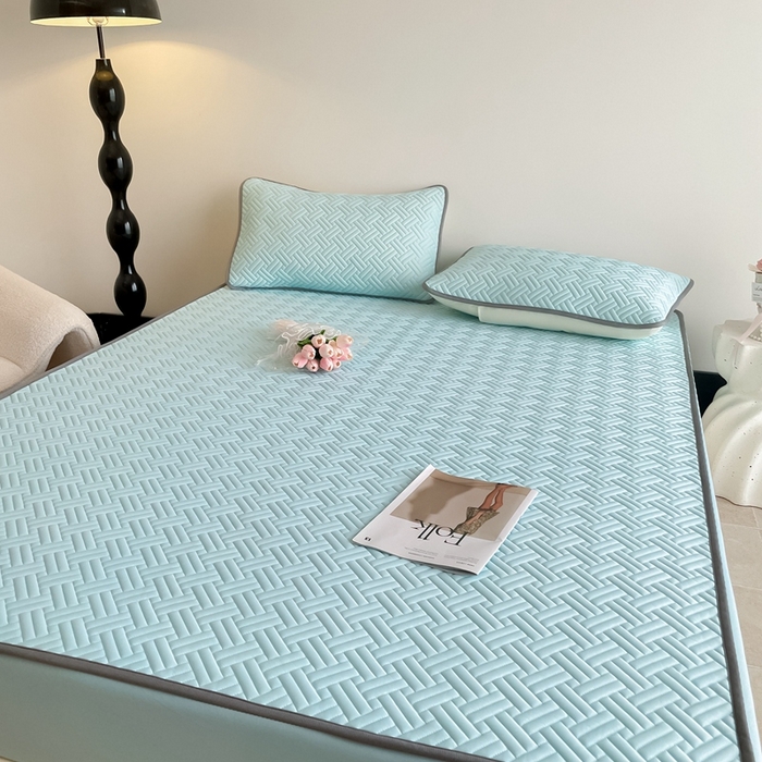 91家纺网 家纺一手货源 找家纺 2025新款加厚乳胶床笠款经典纯色夏被套件 饼干花-湖蓝