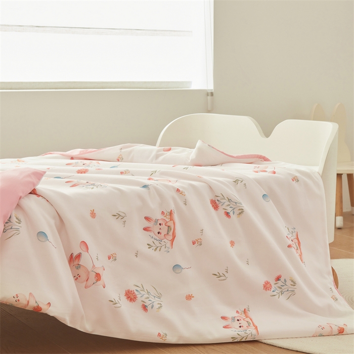 91家纺网 家纺一手货源 找家纺 艾佳宝贝 2025A类儿童全棉多功能单被套可拆式夏被四季被子 春日游玩