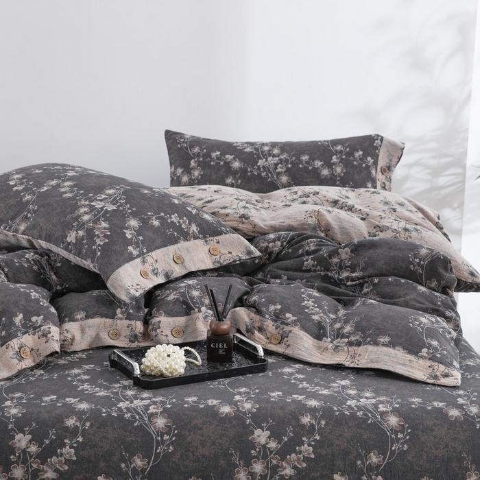 91家纺网 家纺一手货源 找家纺 2025新款全棉色织双层纱纽扣款四件套 织梦-水墨