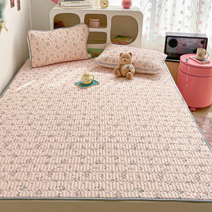 91家纺网 家纺一手货源 找家纺 贝扬思家纺 2025新款亲肤舒适可爱乳胶凉席席子系列 旧巷