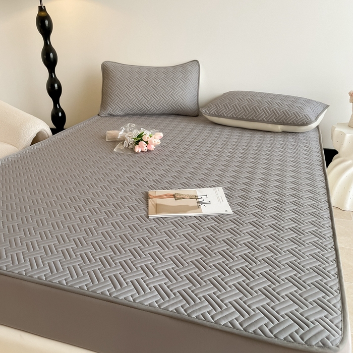 91家纺网 家纺一手货源 找家纺 2025新款加厚乳胶床笠款经典纯色夏被套件 饼干花-深灰