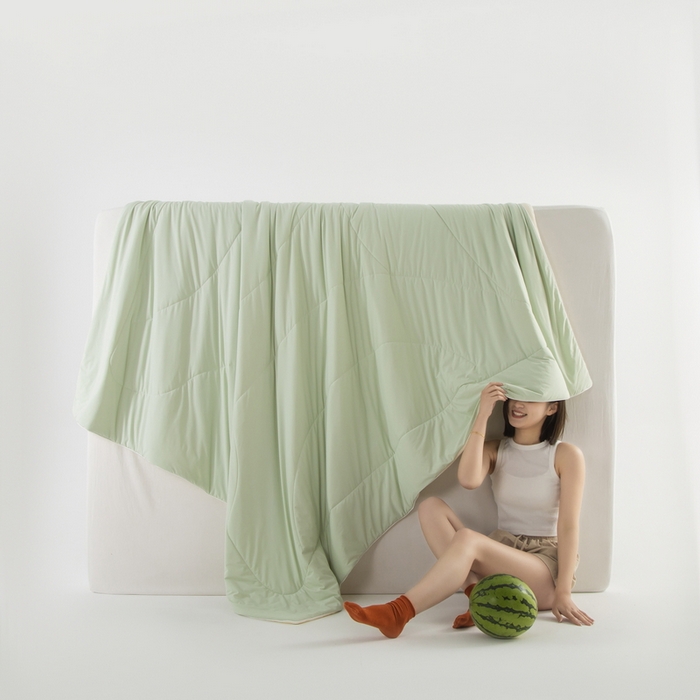 91家纺网 家纺一手货源 找家纺 佳居缘 2025新款锦氨冰川凉感冰菓裸感被 豆蔻绿