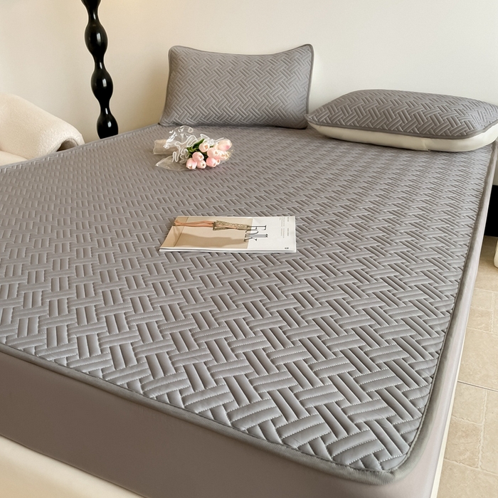 91家纺网 家纺一手货源 找家纺 2025新款加厚乳胶床笠款经典纯色夏被套件 饼干花-深灰