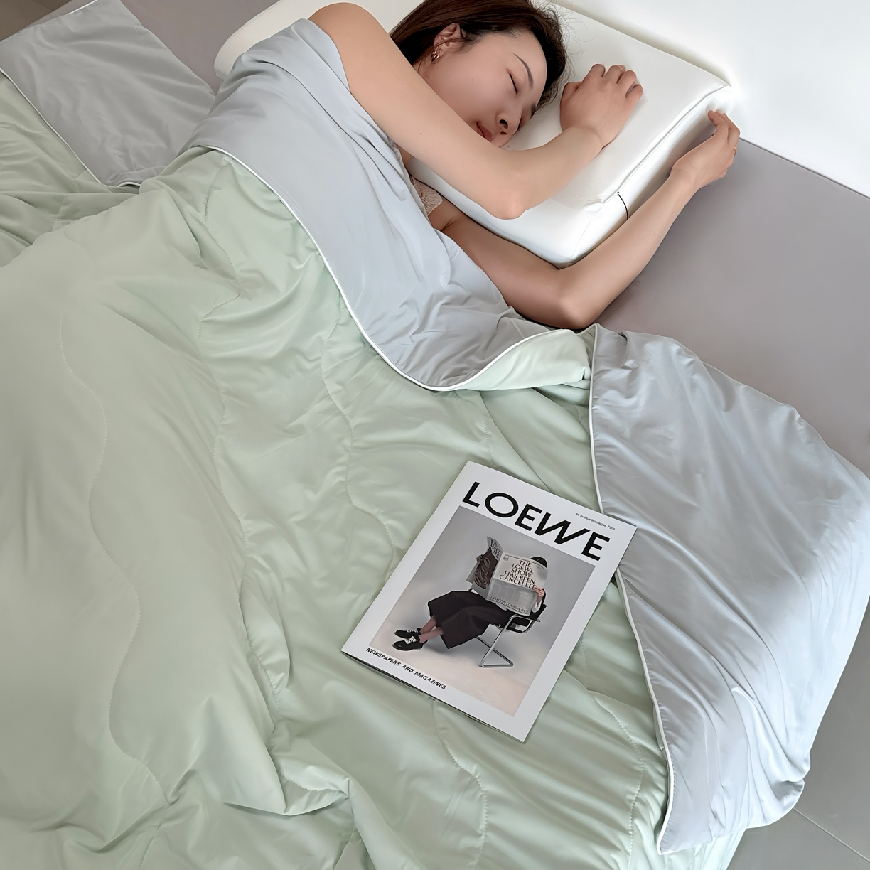 91家纺网 家纺一手货源 找家纺 兜米 2025夏季玻尿酸凉感冰皮被夏凉被空调被 海青拼灰色