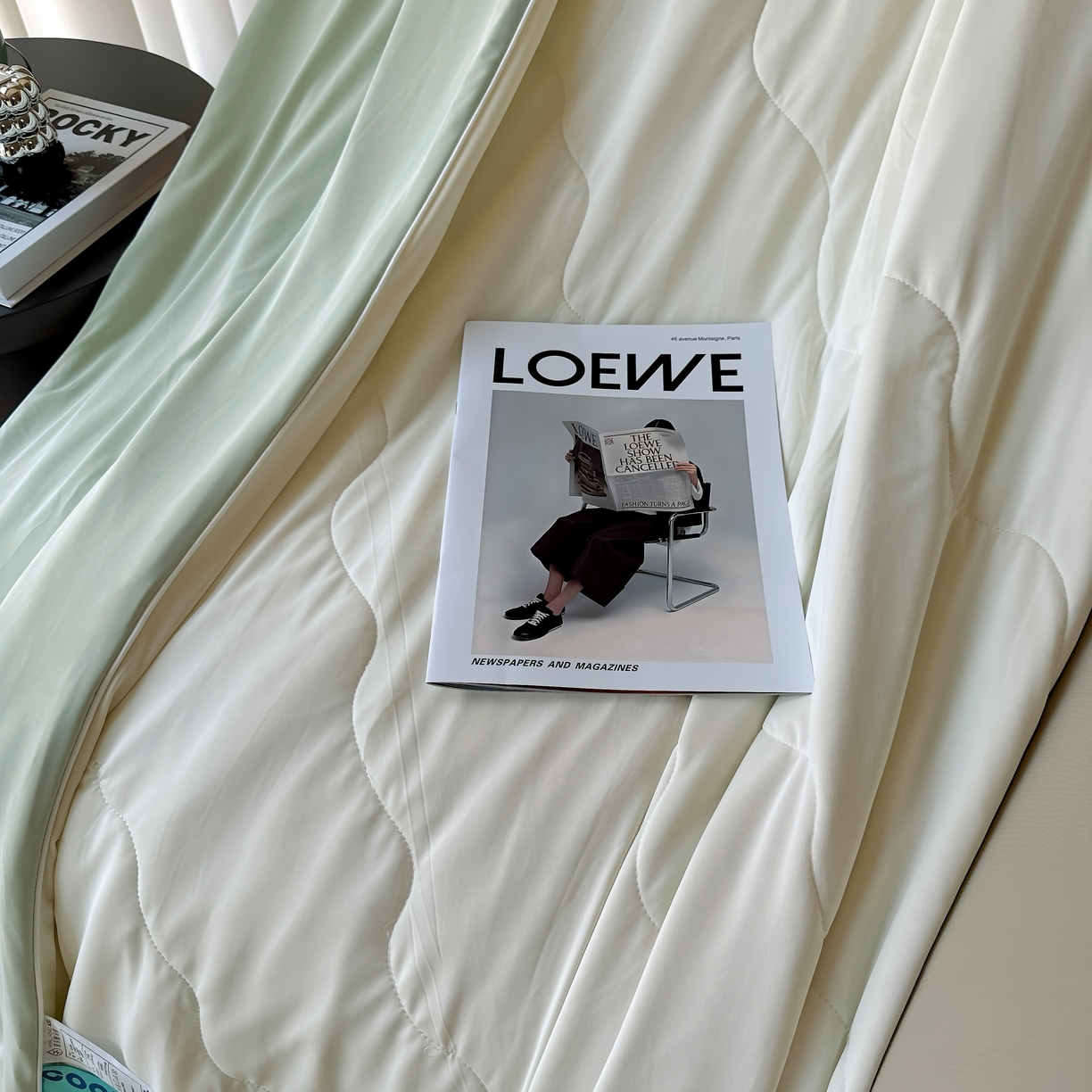 91家纺网 家纺一手货源 找家纺 兜米 2025夏季玻尿酸凉感冰皮被夏凉被空调被 米黄拼海青