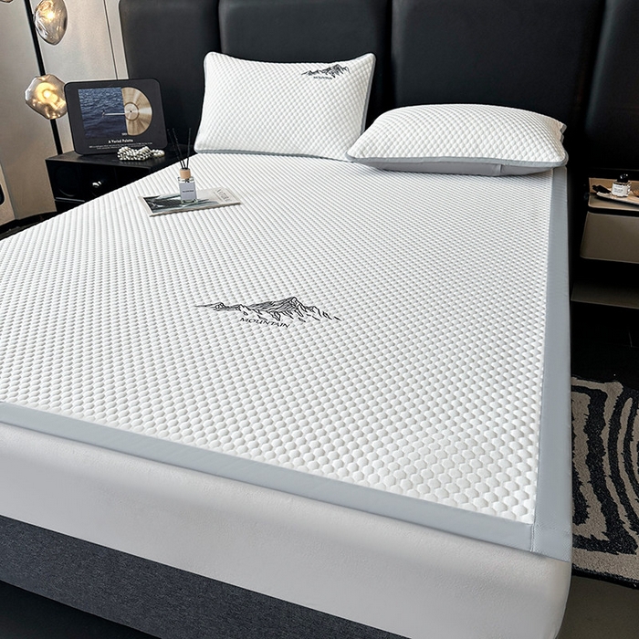 91家纺网 家纺一手货源 找家纺 澳梵家居 2025新款PE中分子A类凉感豆豆刺绣软凉席 冰川-高级白