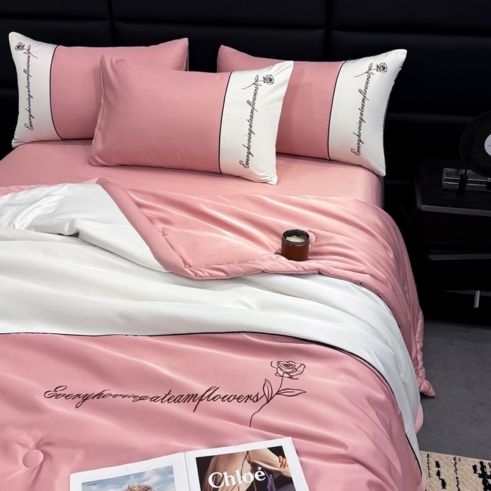 91家纺网 家纺一手货源 找家纺 卡罗兰 2025新款水洗真丝夏凉被空调被拼接款手工包边浪漫花语系列 浪漫花语-樱花粉