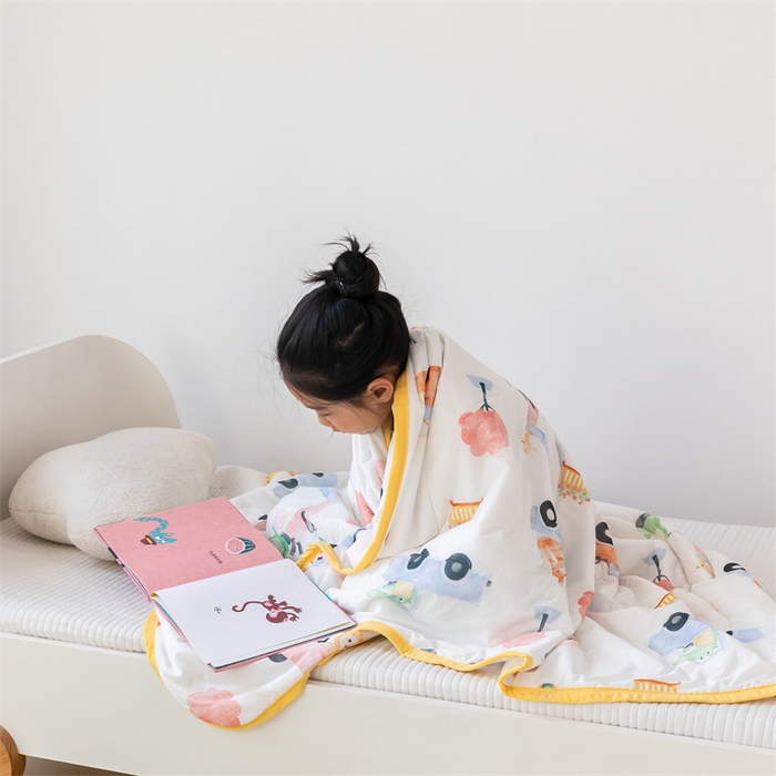 91家纺网 家纺一手货源 找家纺 艾佳宝贝 2025春夏新款A类凉感丝儿童糖果抗菌夏被 飞驰小队