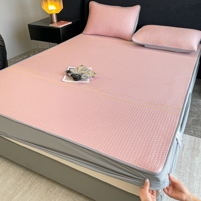 91家纺网 家纺一手货源 找家纺 （总）2025新款提花冰豆豆凉席床笠床席三件套幸运草系列